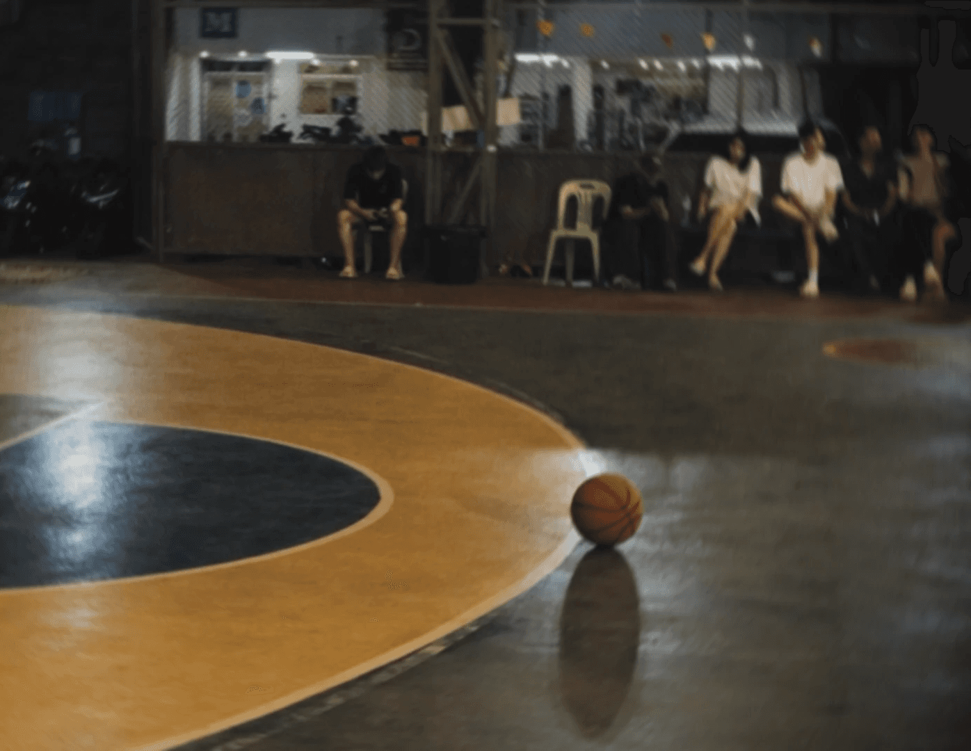 Hoops Lap still 2