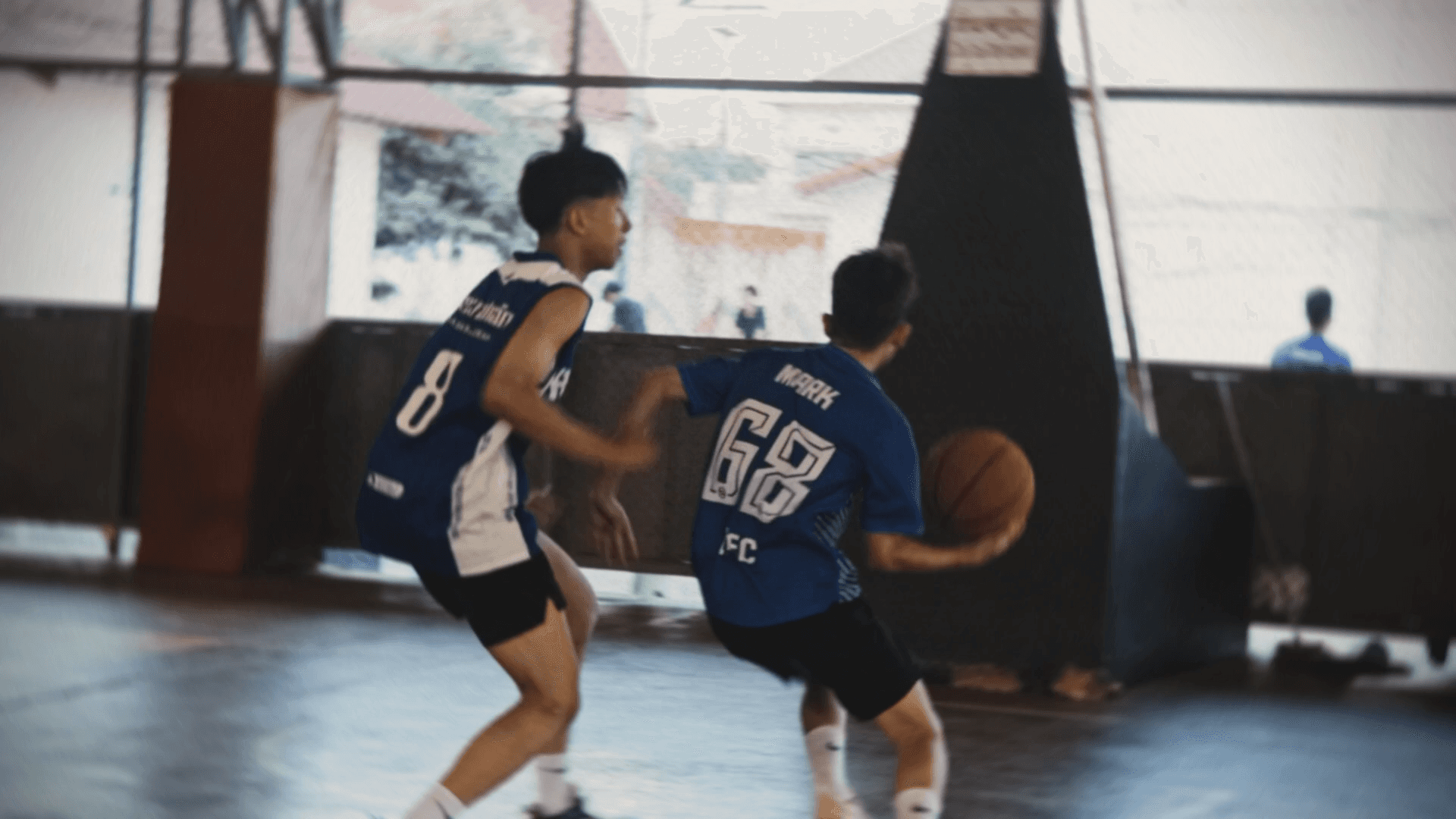 Hoops Lap still 6